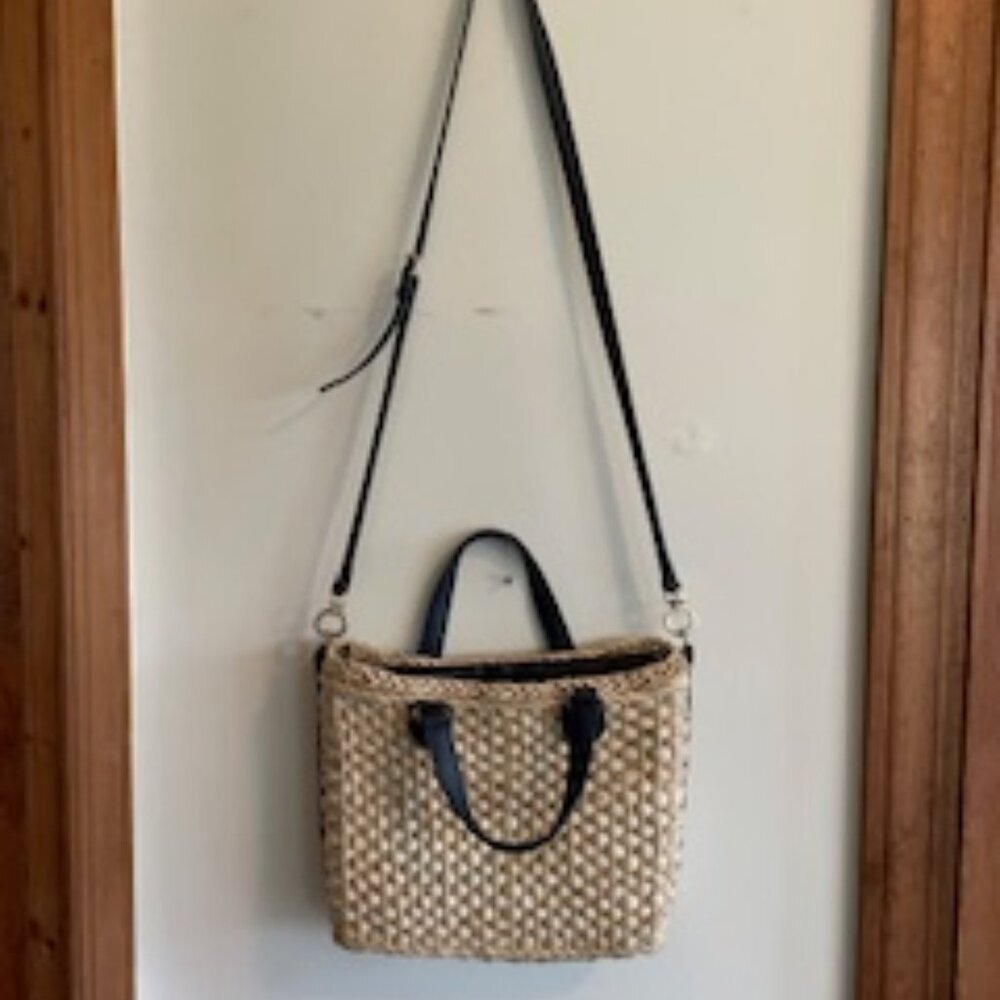 TALBOTS Straw Crossbody Bag Natural with Navy Leather Handles/Strap - Picture 4 of 16